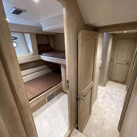 סנט אדריה דה בסוס Hotel Yacht Sotavento מראה חיצוני תמונה