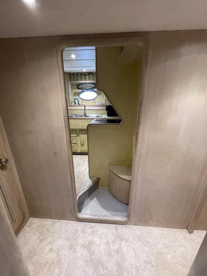 סנט אדריה דה בסוס Hotel Yacht Sotavento מראה חיצוני תמונה