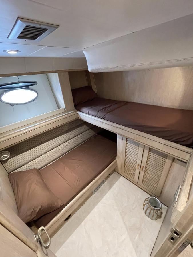 סנט אדריה דה בסוס Hotel Yacht Sotavento מראה חיצוני תמונה